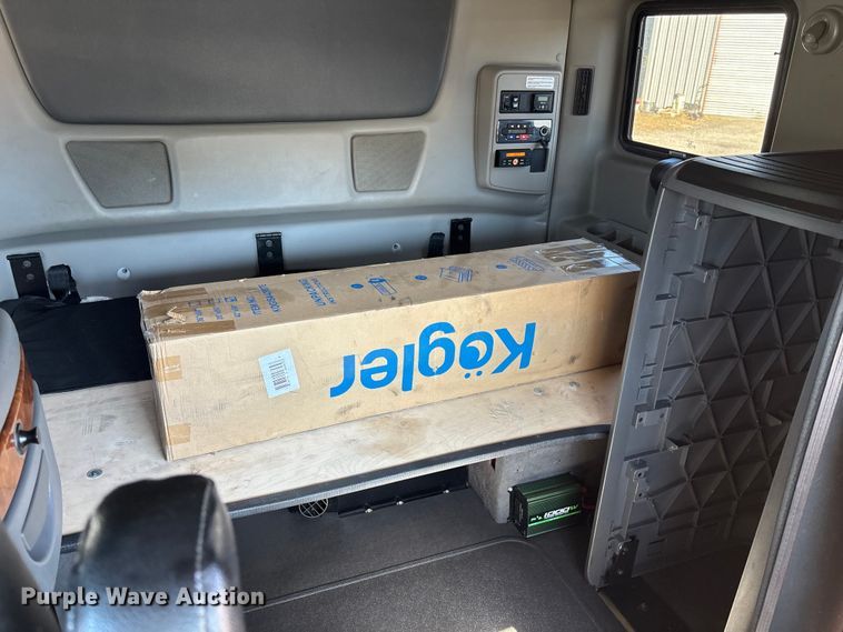 image for item EC3905 2020 International LT625 semi truck