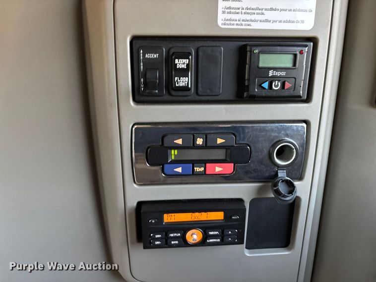 image for item EC3905 2020 International LT625 semi truck