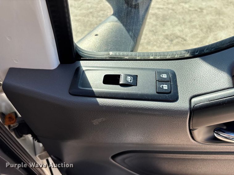 image for item EC3905 2020 International LT625 semi truck