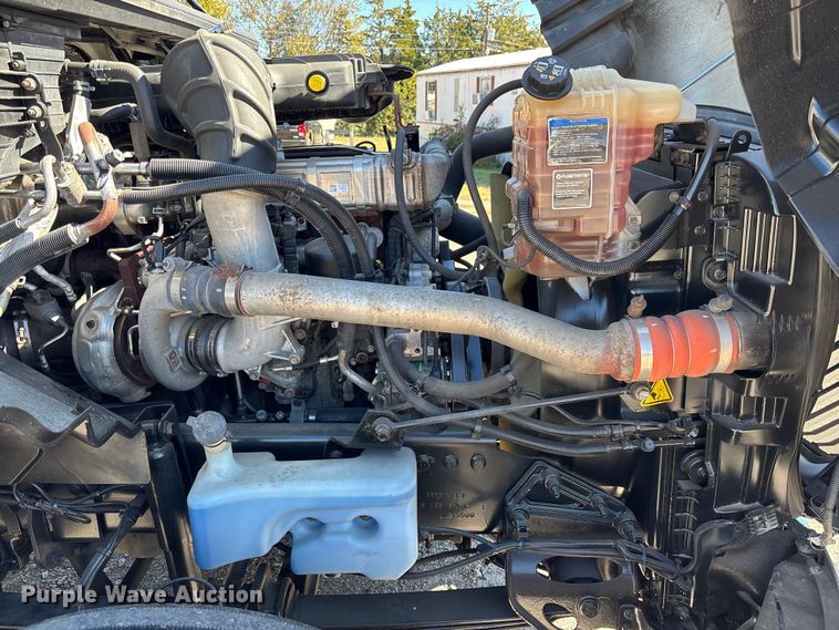 image for item EC3905 2020 International LT625 semi truck