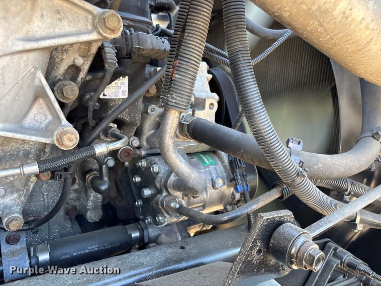 image for item EC3905 2020 International LT625 semi truck