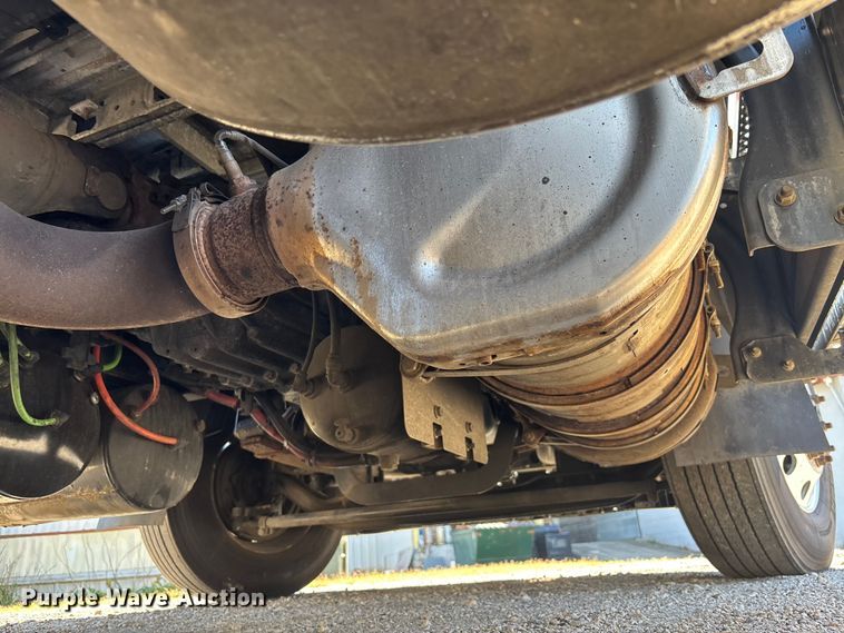 image for item EC3906 2020 International LT625 semi truck