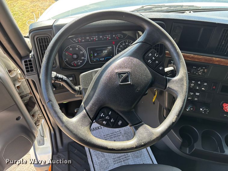 image for item EC3906 2020 International LT625 semi truck