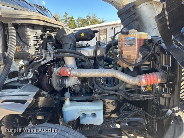 image for item EC3906 2020 International LT625 semi truck