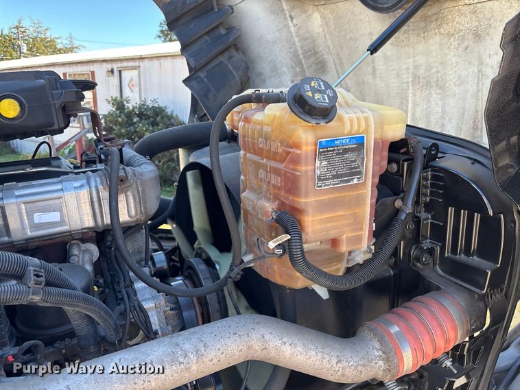 image for item EC3906 2020 International LT625 semi truck