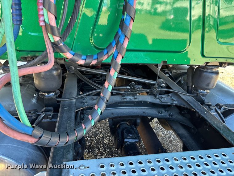 image for item EC3907 2020 International LT625 semi truck