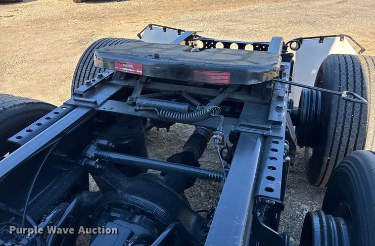 image for item EC3907 2020 International LT625 semi truck