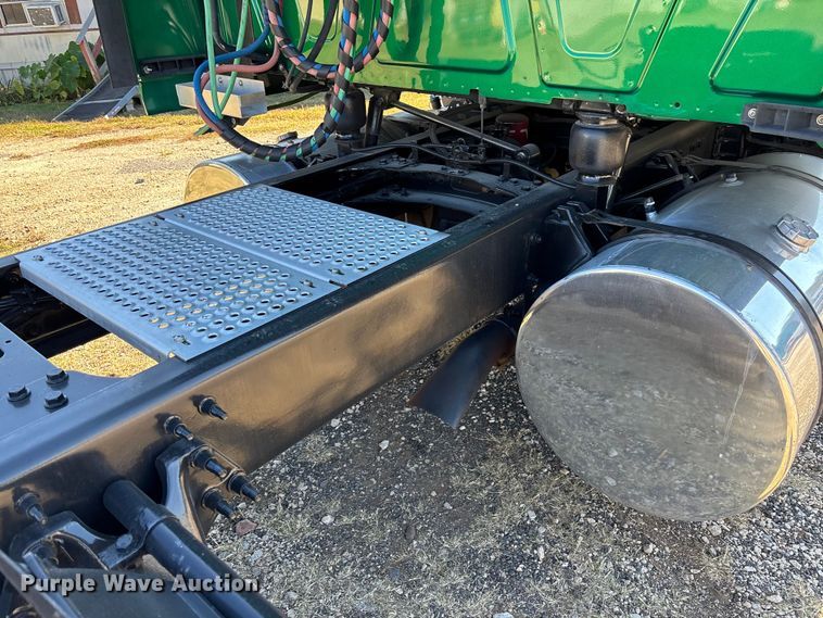 image for item EC3907 2020 International LT625 semi truck