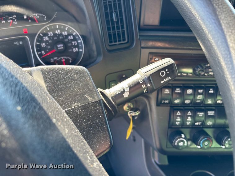 image for item EC3907 2020 International LT625 semi truck