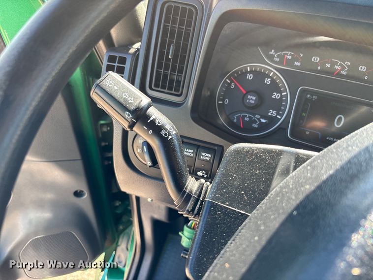 image for item EC3907 2020 International LT625 semi truck