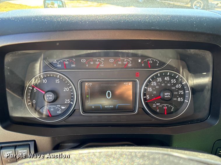 image for item EC3907 2020 International LT625 semi truck