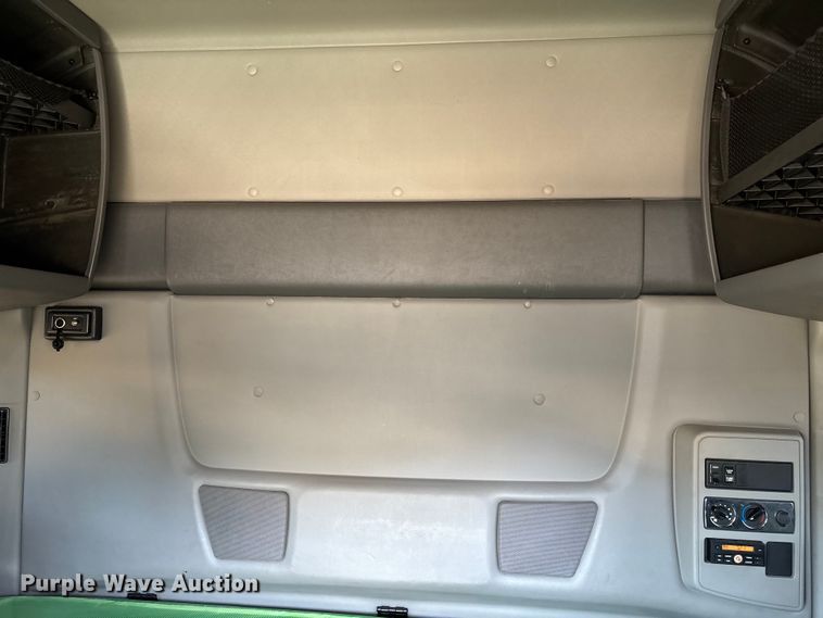 image for item EC3907 2020 International LT625 semi truck