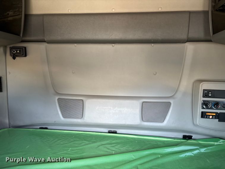 image for item EC3907 2020 International LT625 semi truck