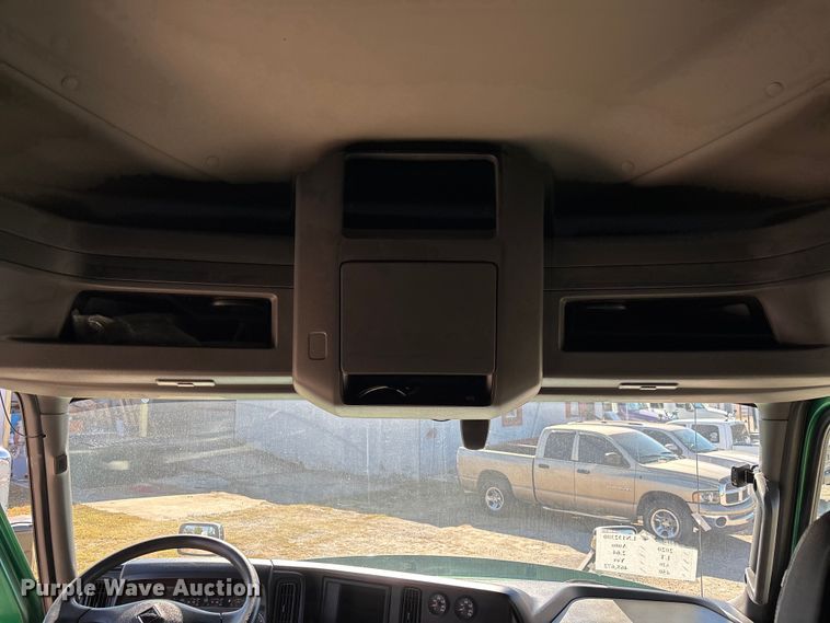 image for item EC3907 2020 International LT625 semi truck