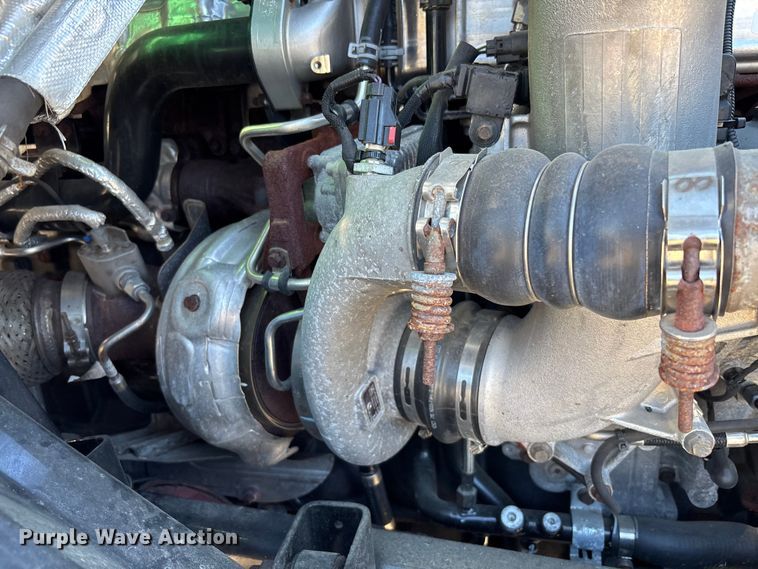 image for item EC3907 2020 International LT625 semi truck