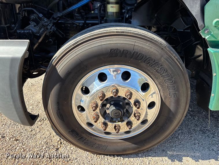 image for item EC3907 2020 International LT625 semi truck