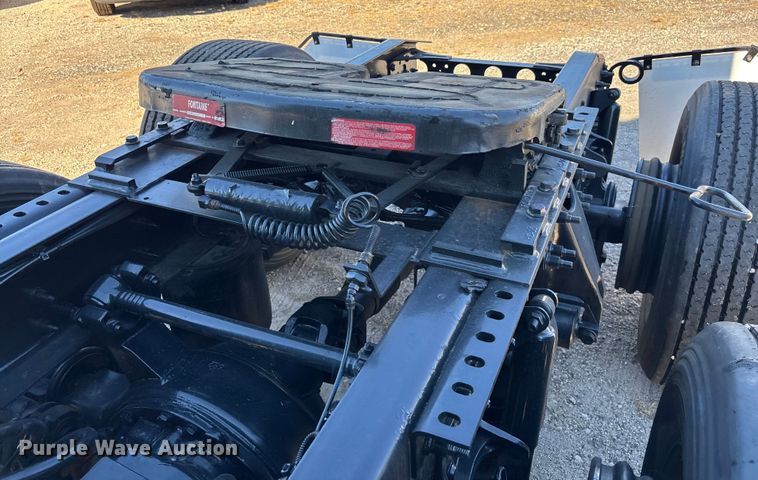 image for item EC3908 2020 International LT625 semi truck