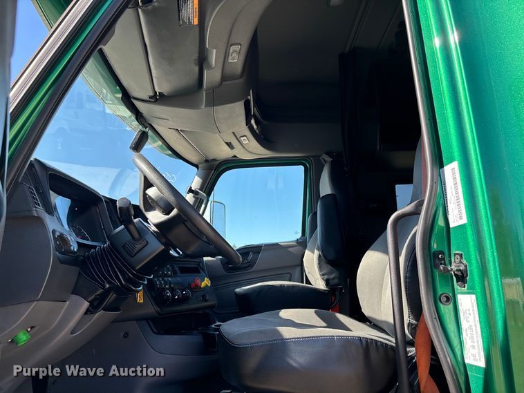 image for item EC3908 2020 International LT625 semi truck