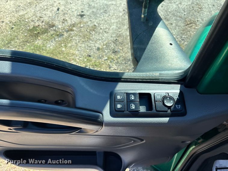 image for item EC3908 2020 International LT625 semi truck