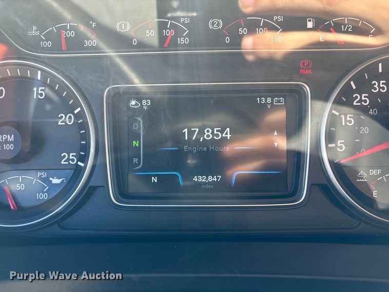 image for item EC3908 2020 International LT625 semi truck