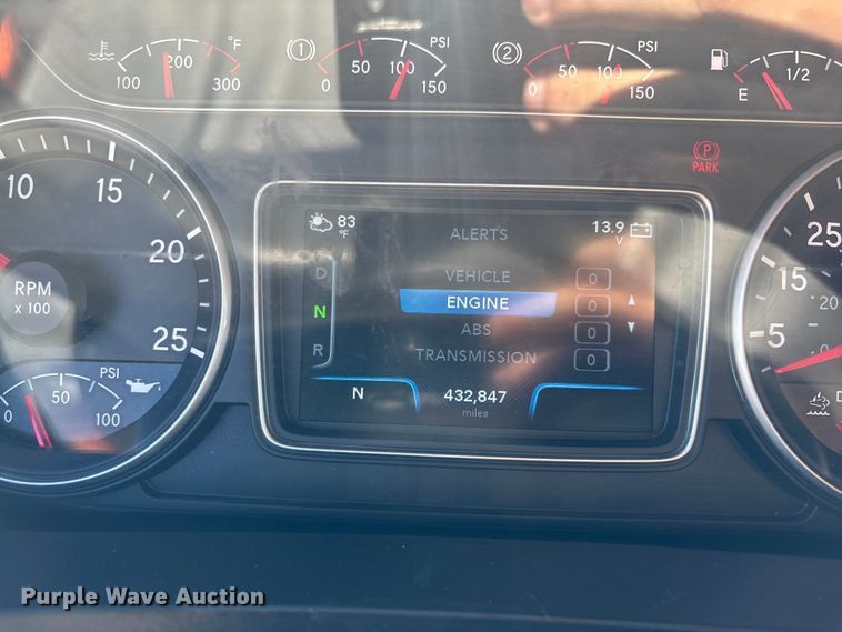 image for item EC3908 2020 International LT625 semi truck