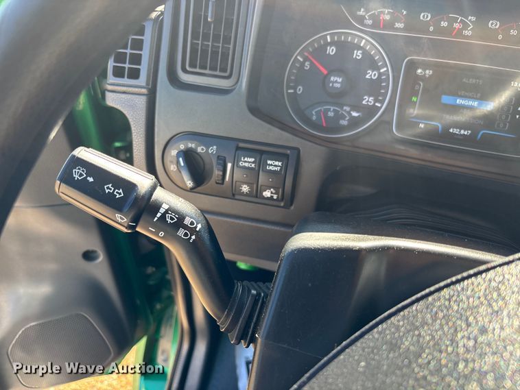 image for item EC3908 2020 International LT625 semi truck