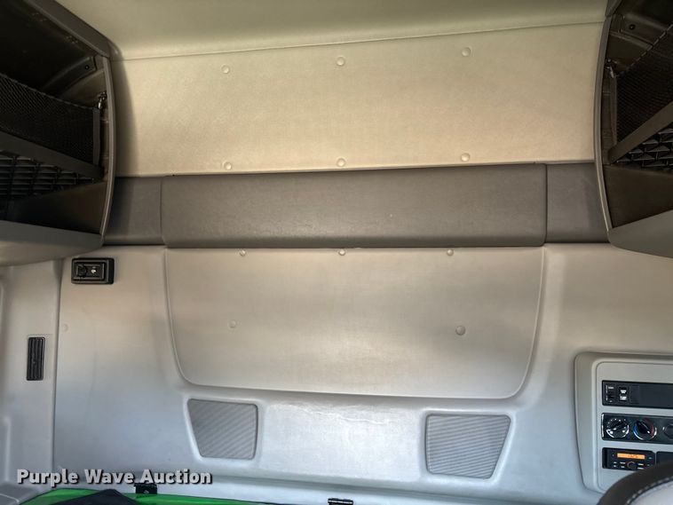 image for item EC3908 2020 International LT625 semi truck