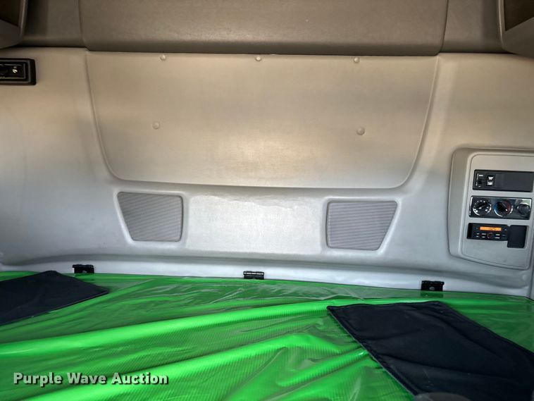 image for item EC3908 2020 International LT625 semi truck