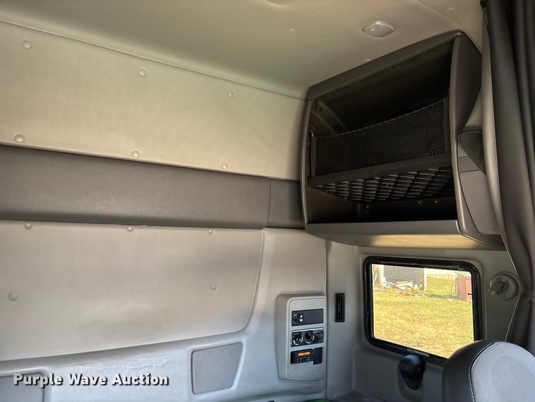 image for item EC3908 2020 International LT625 semi truck