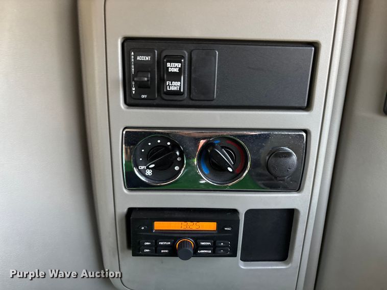 image for item EC3908 2020 International LT625 semi truck