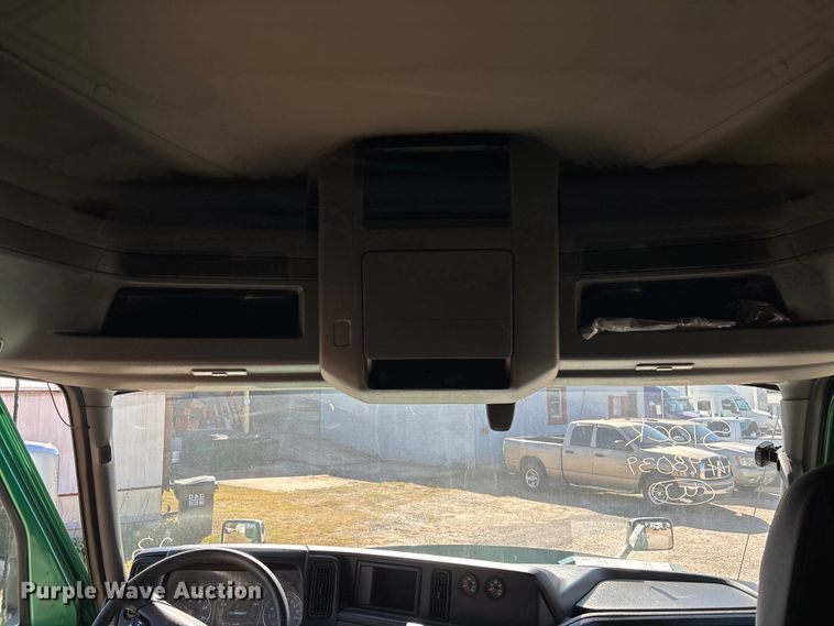 image for item EC3908 2020 International LT625 semi truck