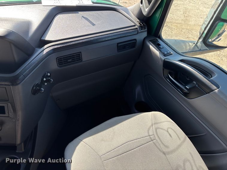 image for item EC3908 2020 International LT625 semi truck