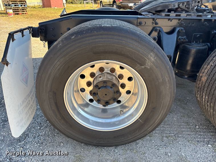 image for item EC3908 2020 International LT625 semi truck