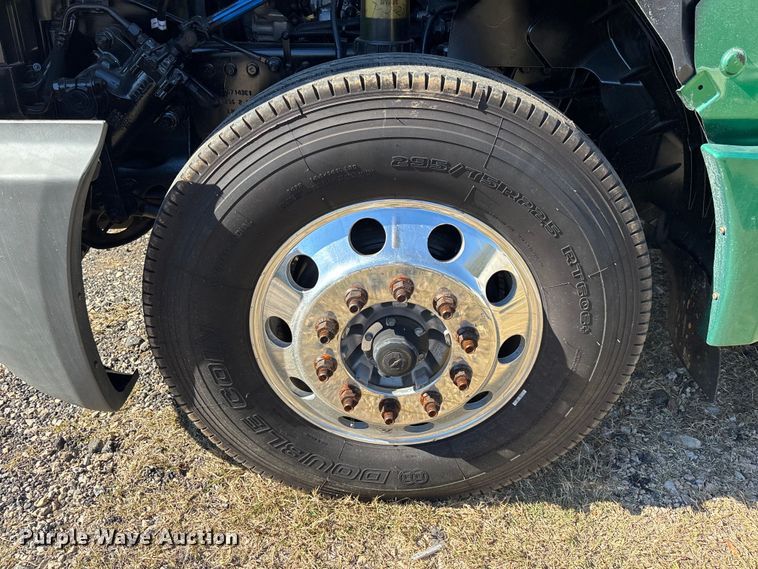 image for item EC3908 2020 International LT625 semi truck