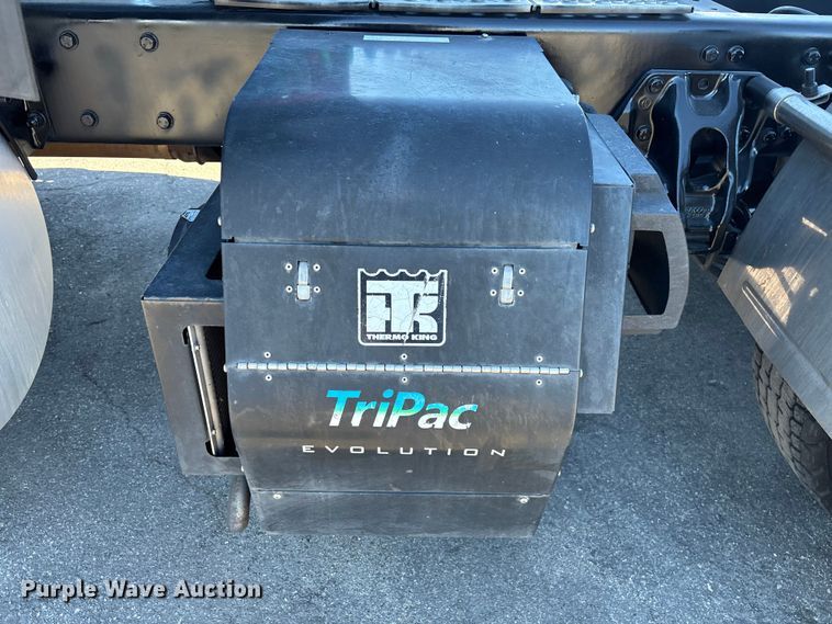 image for item EC3912 2019 Kenworth T680 semi truck