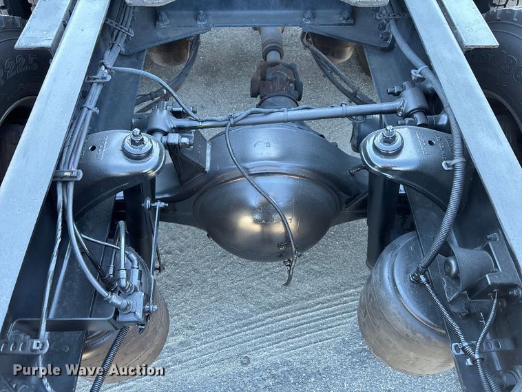 image for item EC3912 2019 Kenworth T680 semi truck