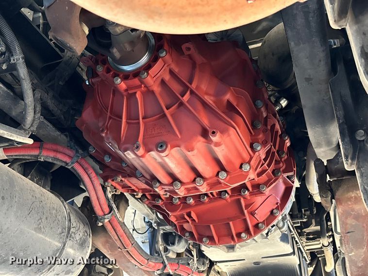 image for item EC3912 2019 Kenworth T680 semi truck