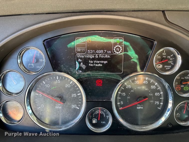 image for item EC3912 2019 Kenworth T680 semi truck