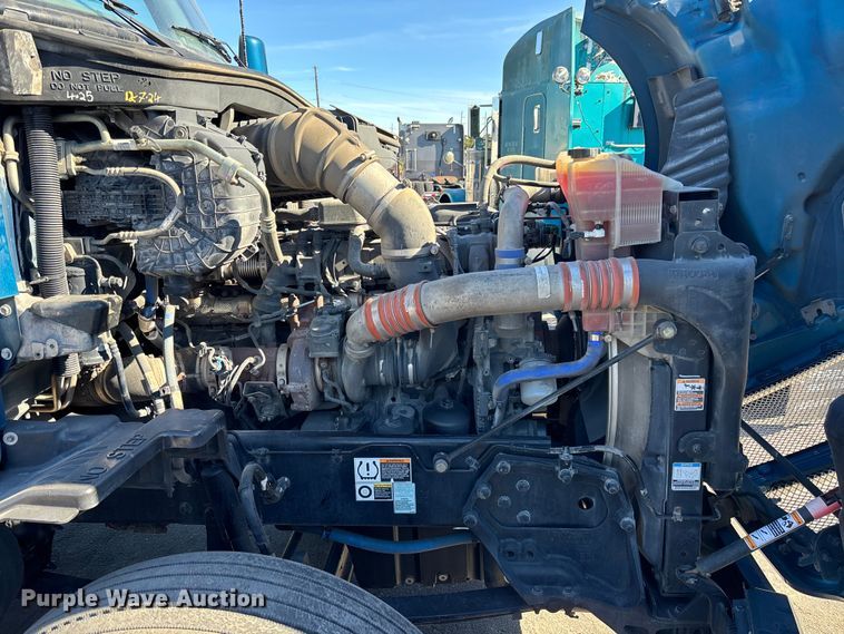 image for item EC3912 2019 Kenworth T680 semi truck