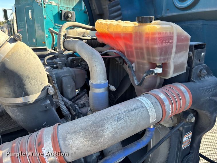 image for item EC3912 2019 Kenworth T680 semi truck