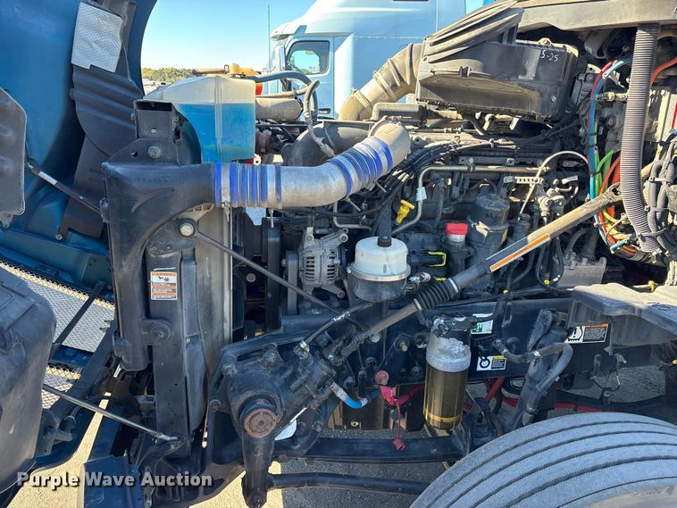 image for item EC3912 2019 Kenworth T680 semi truck