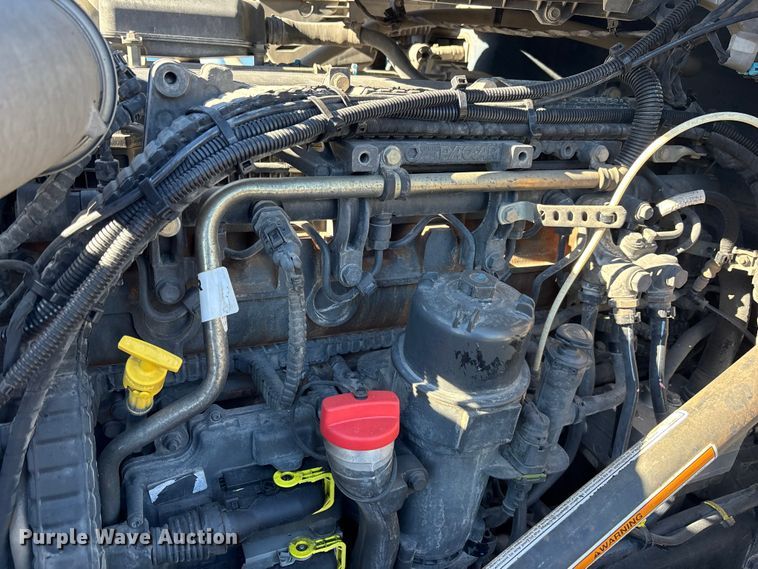 image for item EC3912 2019 Kenworth T680 semi truck