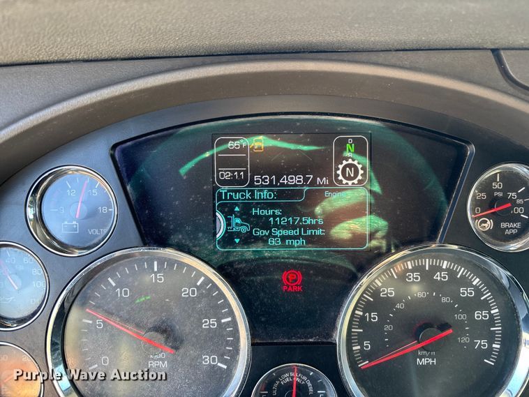 image for item EC3912 2019 Kenworth T680 semi truck