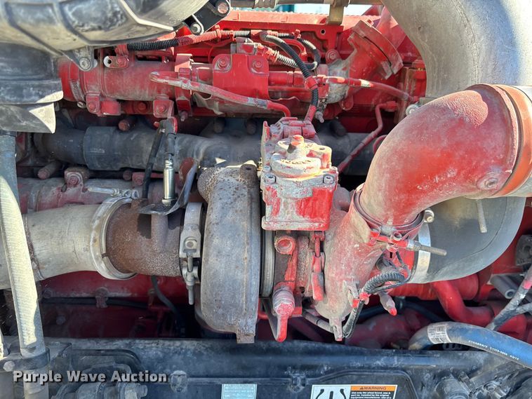 image for item EC3913 2019 Peterbilt 579 semi truck