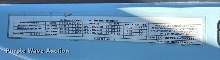 image for item EC3913 2019 Peterbilt 579 semi truck