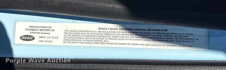 image for item EC3913 2019 Peterbilt 579 semi truck