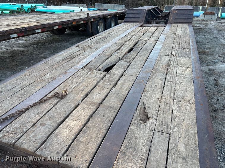 image for item EC3916 2007 PITTS LB52-24HD lowboy equipment trailer