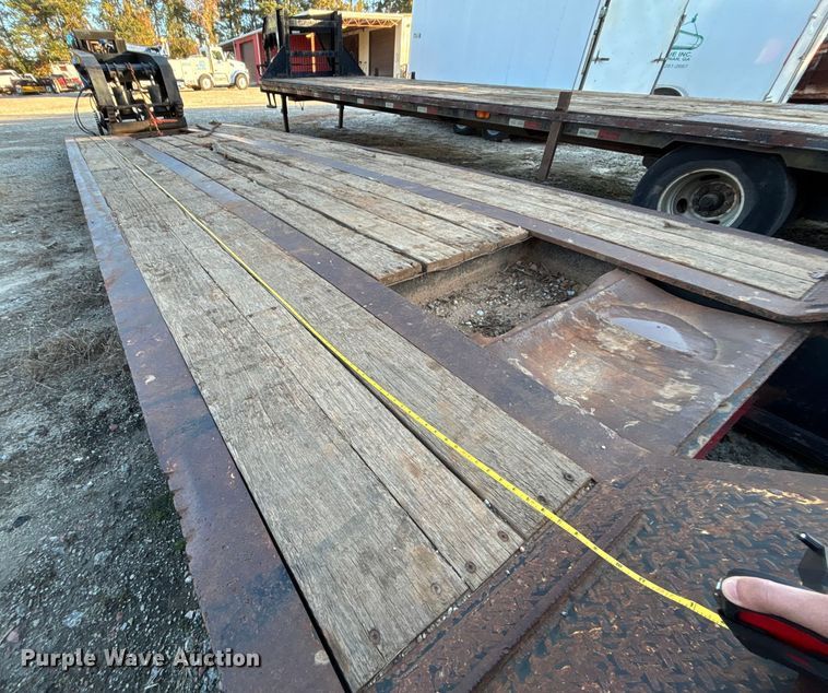 image for item EC3916 2007 PITTS LB52-24HD lowboy equipment trailer