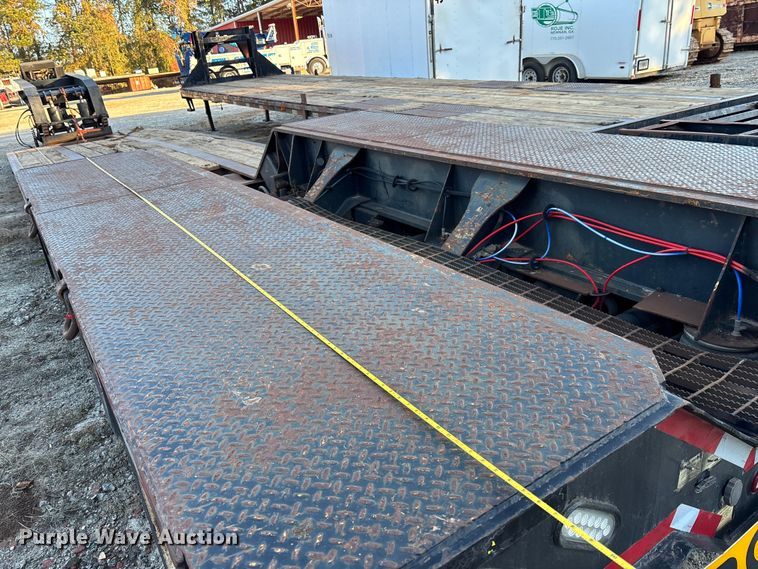 image for item EC3916 2007 PITTS LB52-24HD lowboy equipment trailer