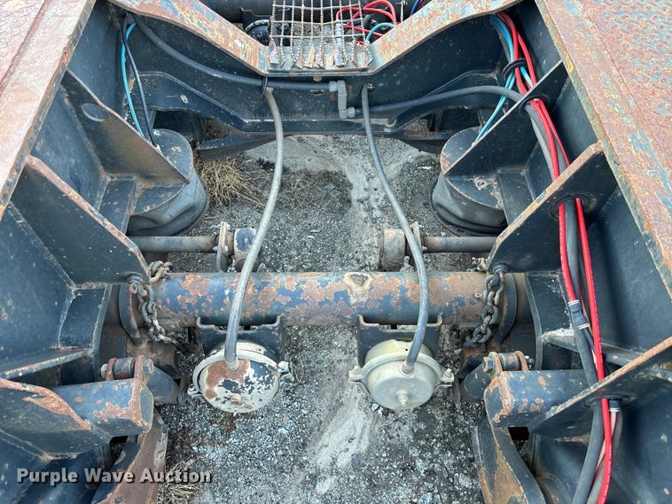 image for item EC3916 2007 PITTS LB52-24HD lowboy equipment trailer